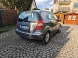Mercedes-Benz A 180 ELEGANCE BlueEFFICIENCY ELEGANCE - Mercedes-Benz A 180 aus 2010