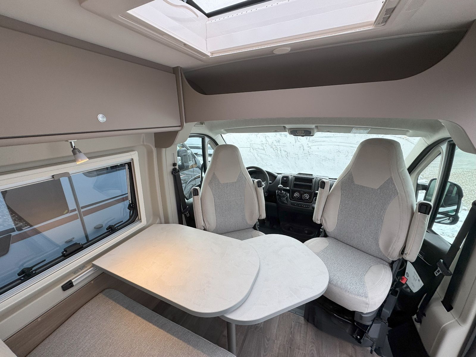 Fahrzeugabbildung Carado CV 600 Entry - 5.702€ Sparen!