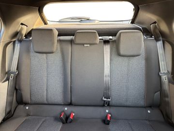 Peugeot 2008 1.2 Benzin 100 Business Kam.+LED+Navi+SHZ