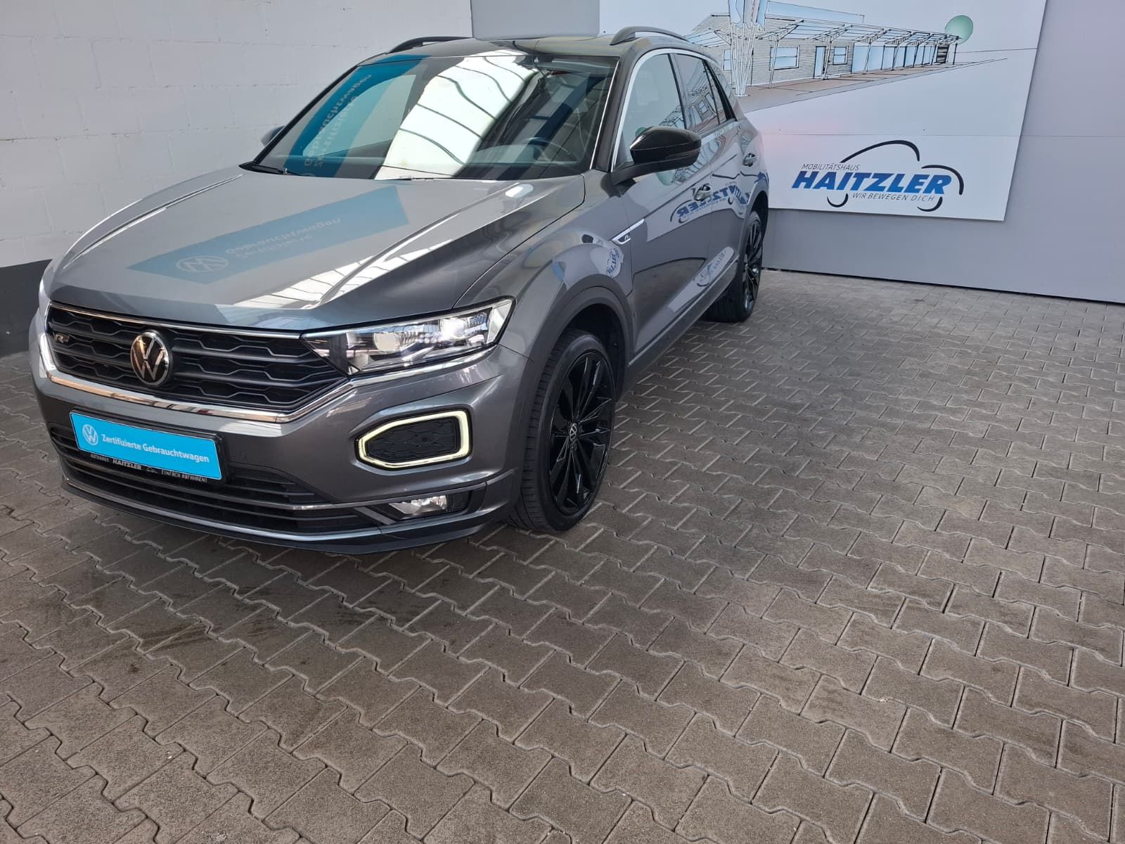 Fahrzeugabbildung Volkswagen T-Roc R-Line 2.0 TSI DSG 4Motion +ACC +DCC +LED