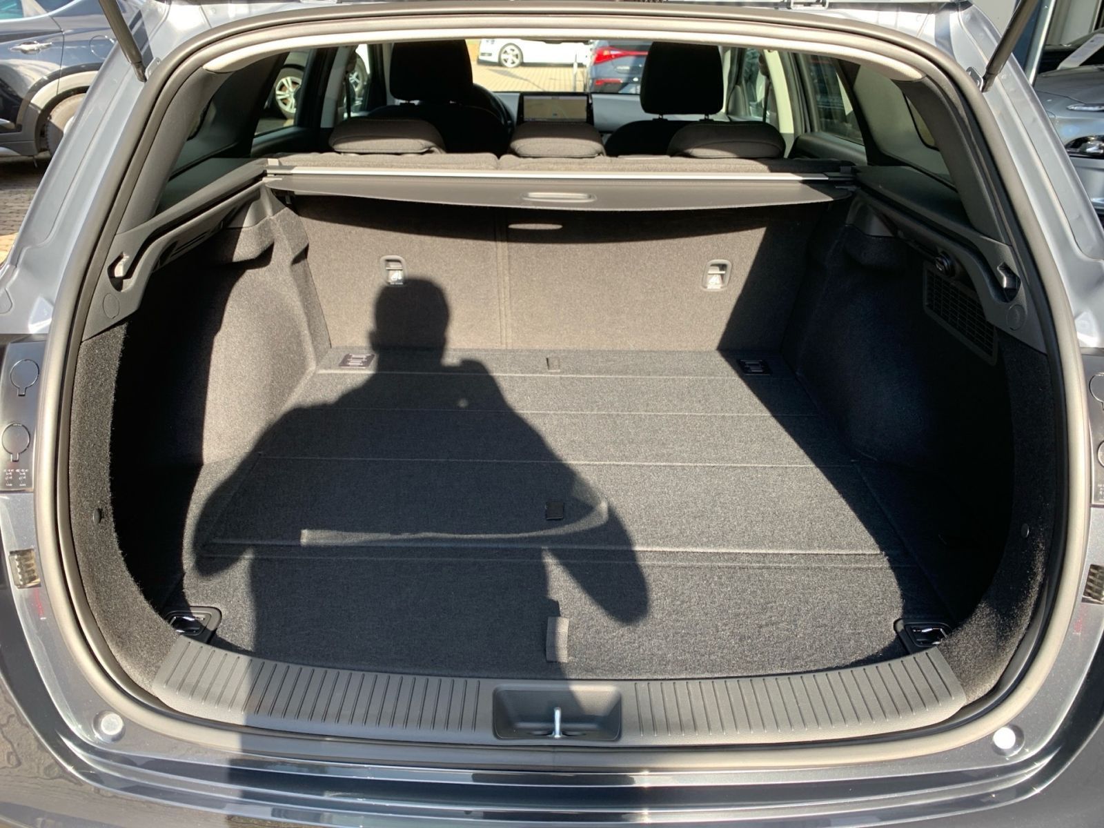 Fahrzeugabbildung Hyundai i30 Kombi 1.5 T-GDI 7-DCT Intro Edition Mild-Hyb