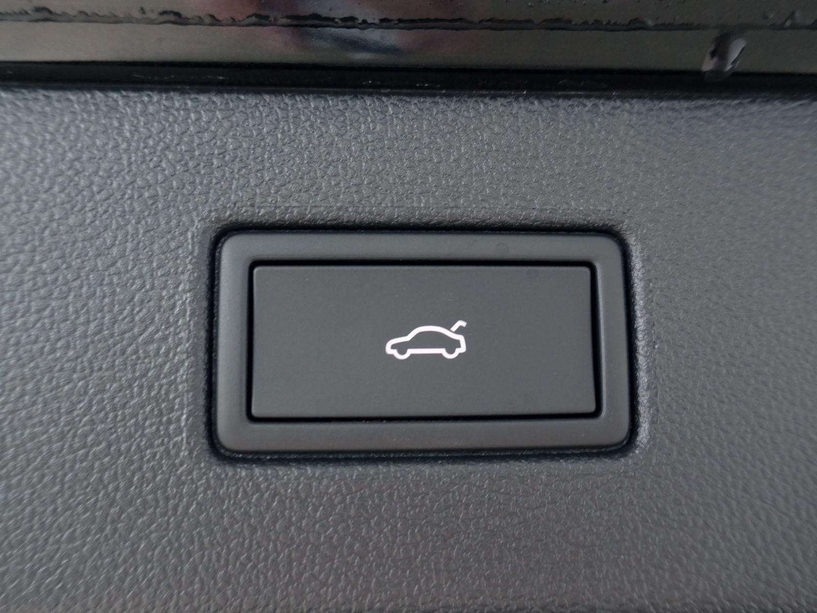 Fahrzeugabbildung Volkswagen T-Roc R-Line 1.5 eTSI DSG | LED AHK RFK ACC Navi