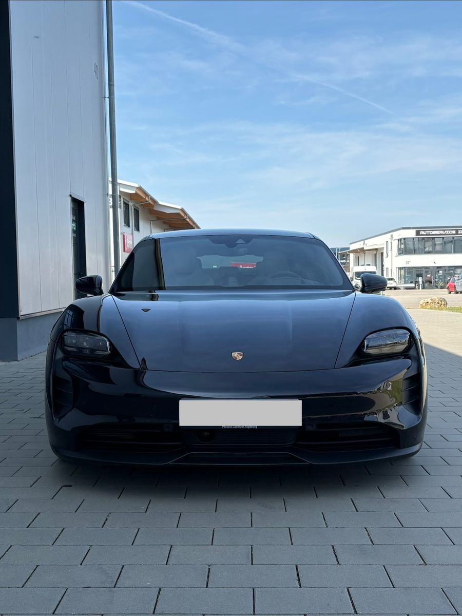 PORSCHE Taycan GTS HA-Lenkung InnoDrive Head-Up Approved