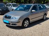 Skoda Fabia Combi 1.4 16V Autom.*1.Hand*Sitzh.*PDC* - Skoda Fabia aus 2007: Combi