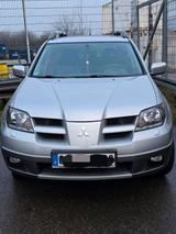 Mitsubishi Outlander  4x4 Automatikgetrieb... - gebrauchte Mitsubishi Outlander aus dem Jahr 2005
