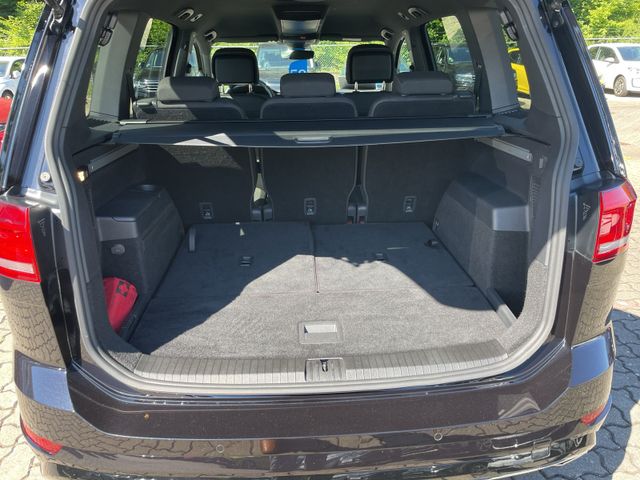 Touran R-Line TSi DSG Navi 7S LED Kamera