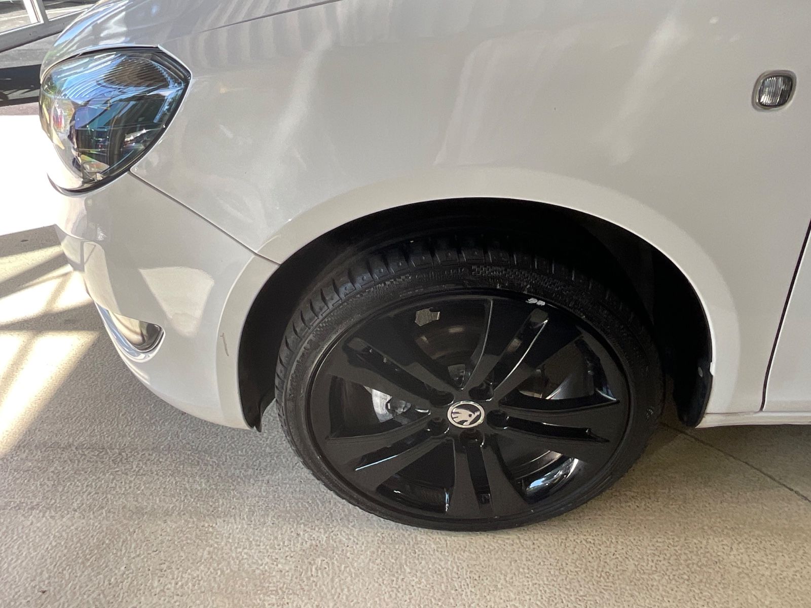 Fahrzeugabbildung SKODA Roomster Noire