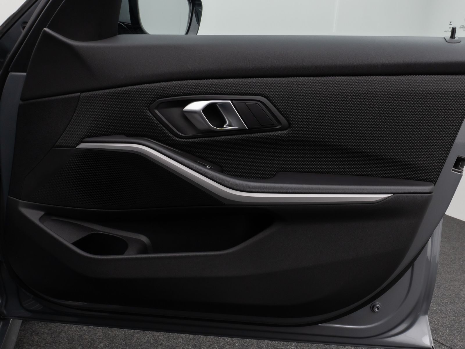 Fahrzeugabbildung BMW 320e DAB HUD Komfort LED Sport Stop&Go 17Zoll