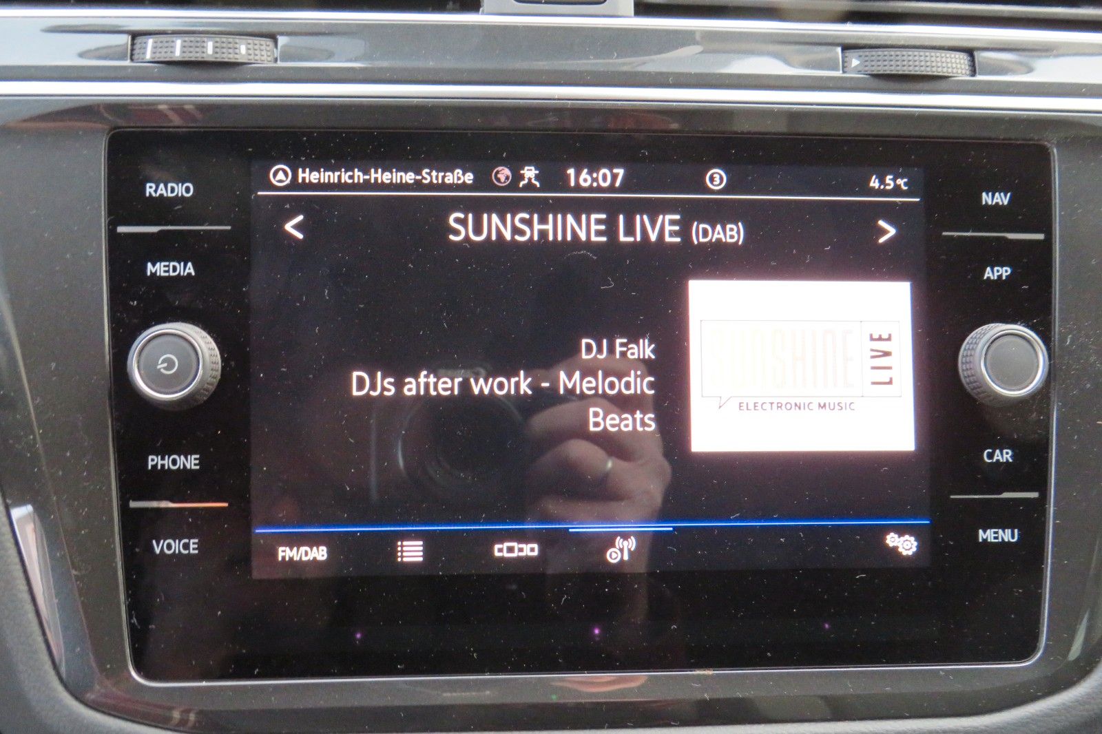 Fahrzeugabbildung Volkswagen Tiguan Life TDI DSG AHK NAVI KAMERA LED ACC GJ