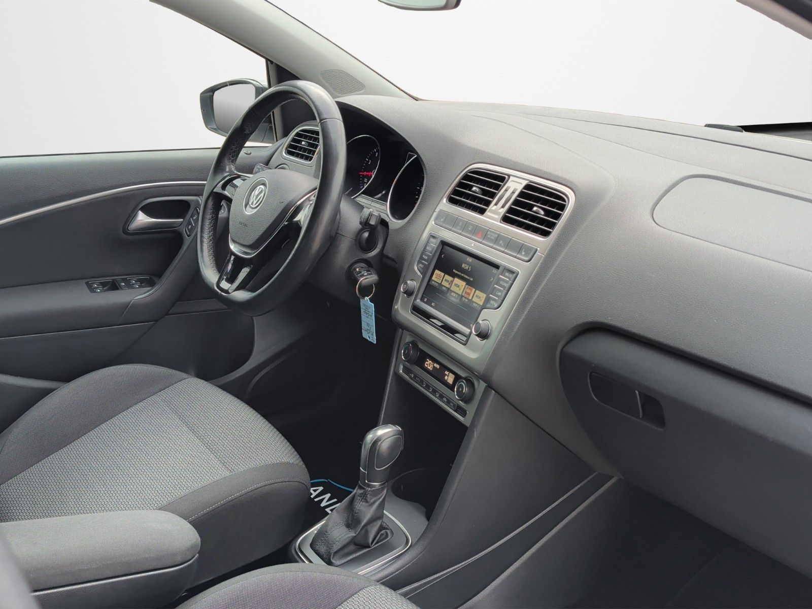 Fahrzeugabbildung Volkswagen POLO 1.2 TSI HIGHL DSG TEL APP KLIMAAUT 16" GRA