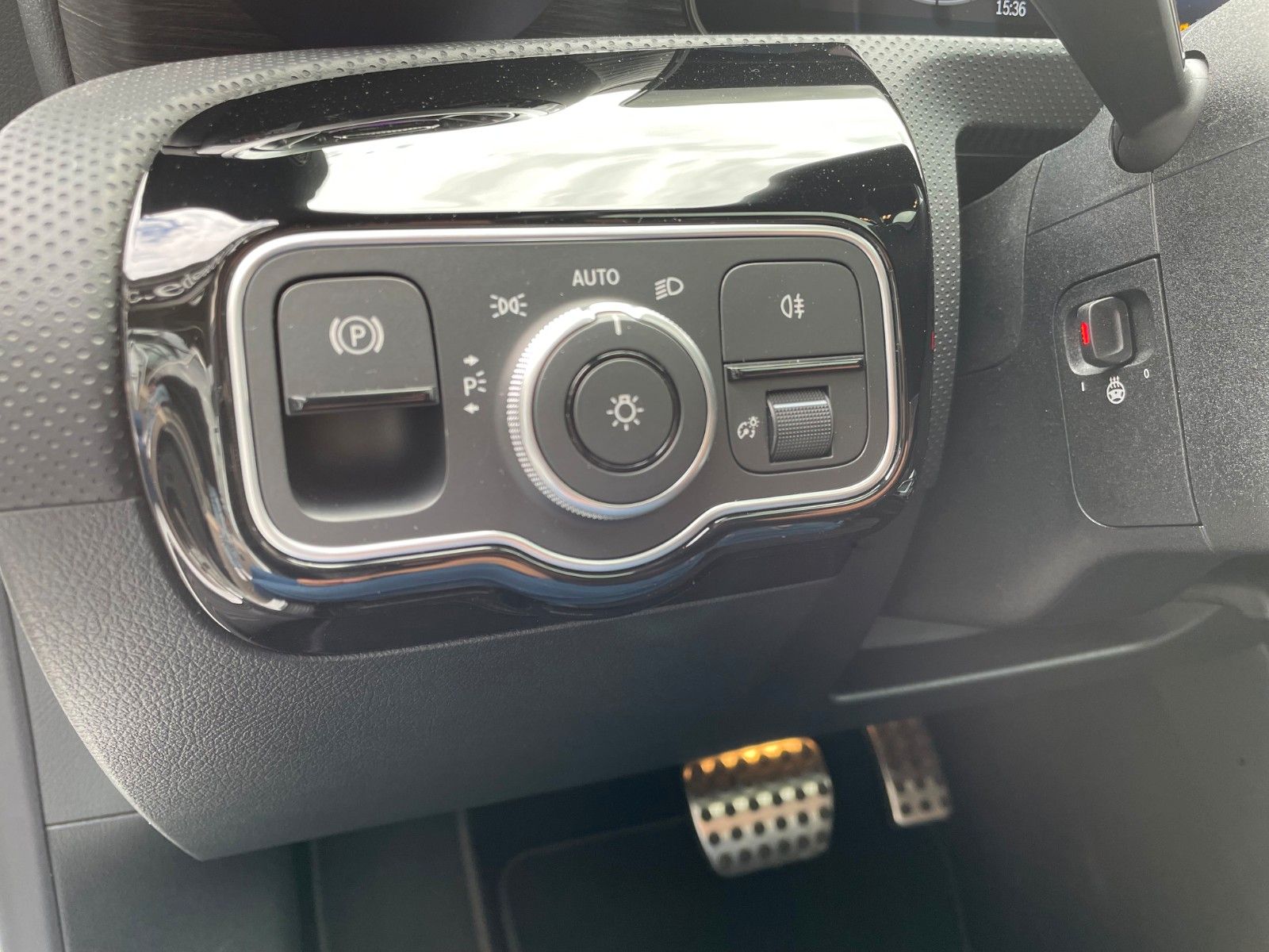 Fahrzeugabbildung Mercedes-Benz CLA 200 AMG Pano+R-Kamera+19"+TOTW+DISTR+MULITBE