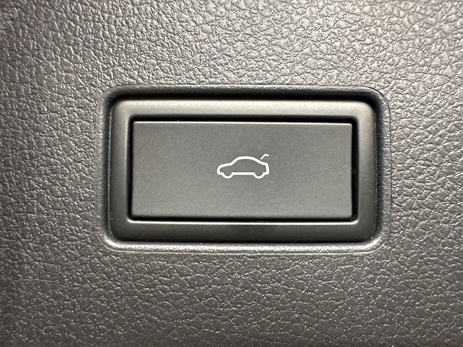 Fahrzeugabbildung Volkswagen Passat Variant 2.0 TDI DSG Business NAV+LED+ACC