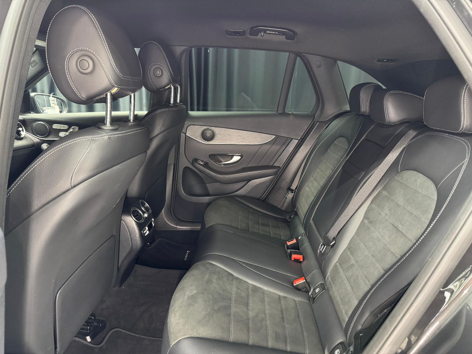 Fahrzeugabbildung Mercedes-Benz GLC 400 d 4Matic|AMG-LINE|AHK|STANDHEIZUNG|