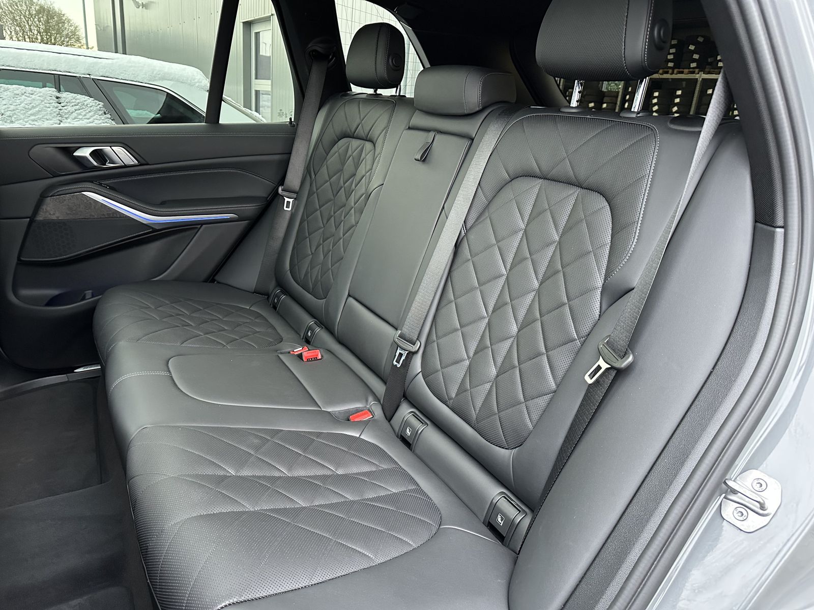 Fahrzeugabbildung BMW X5 xDrive30d M-Sport NAV+LED+360°+HEAD-UP+PANORA