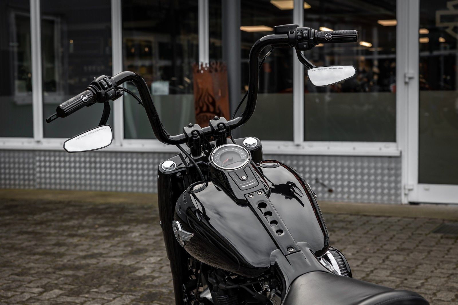 Fahrzeugabbildung Harley-Davidson FLFBS FAT BOY SOFTAIL 114 -JEKILL&HYDE-