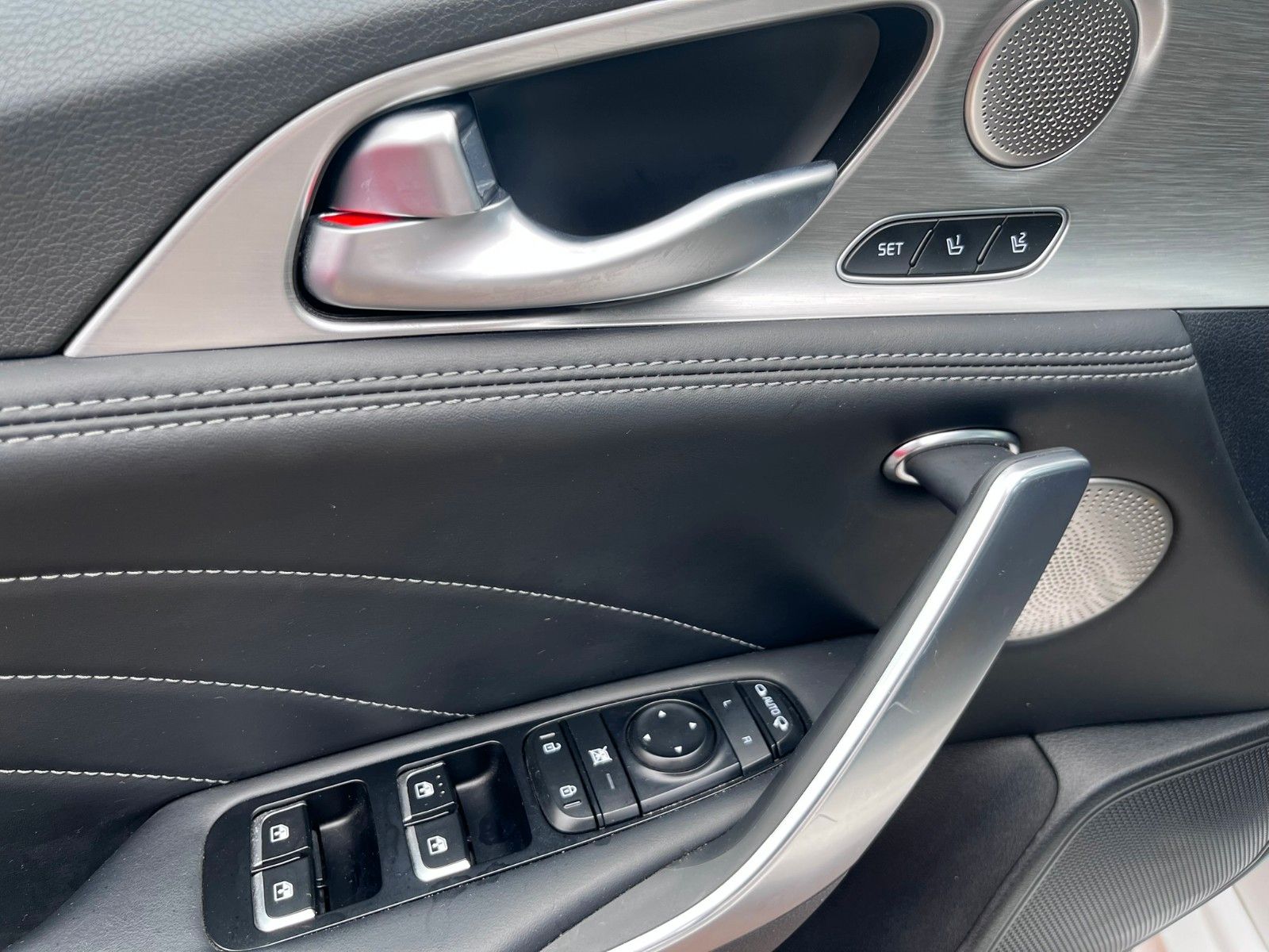 Fahrzeugabbildung Kia Stinger GT 4WD Leder el. Sitze Navi Kamera uvm.