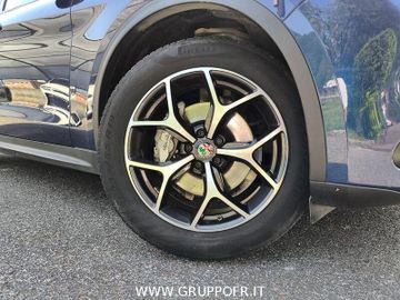 Alfa-Romeo Stelvio - 2