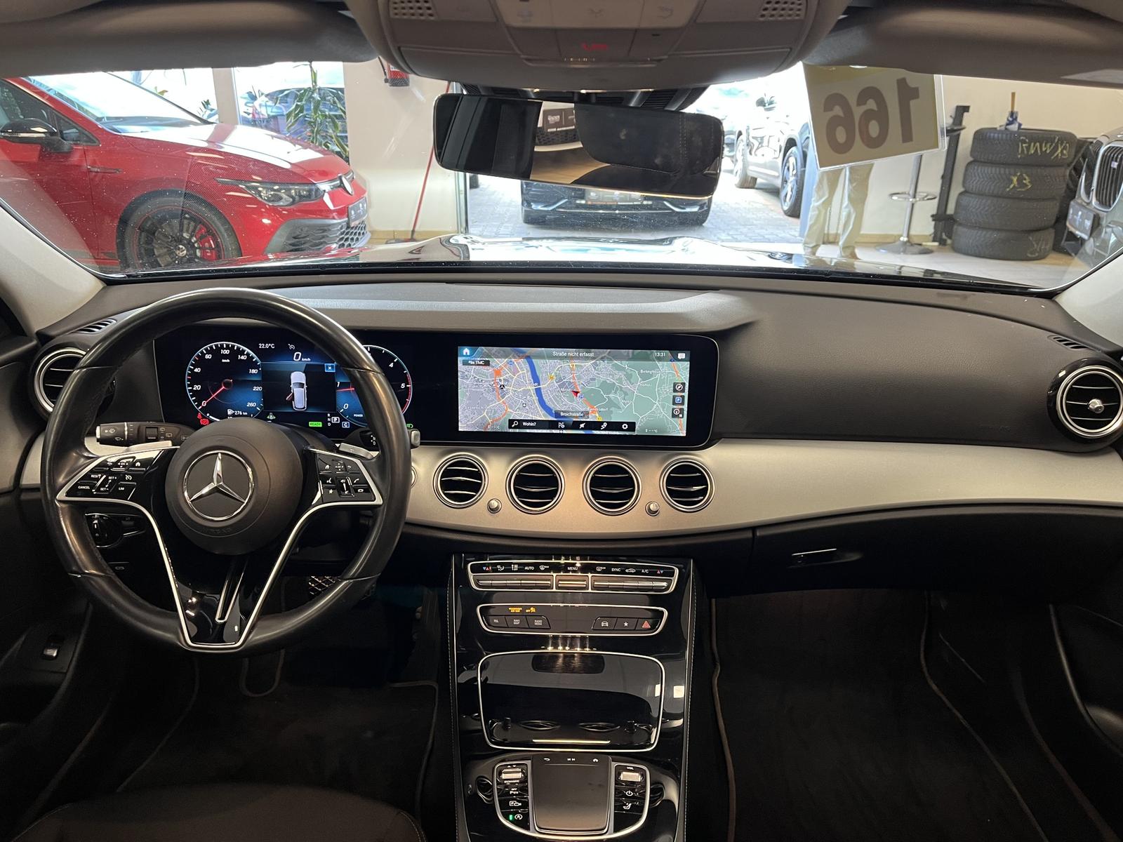Mercedes-Benz E 220 AHK*Navi*ACC*R-Cam*SHZ*Pano*Night-Paket