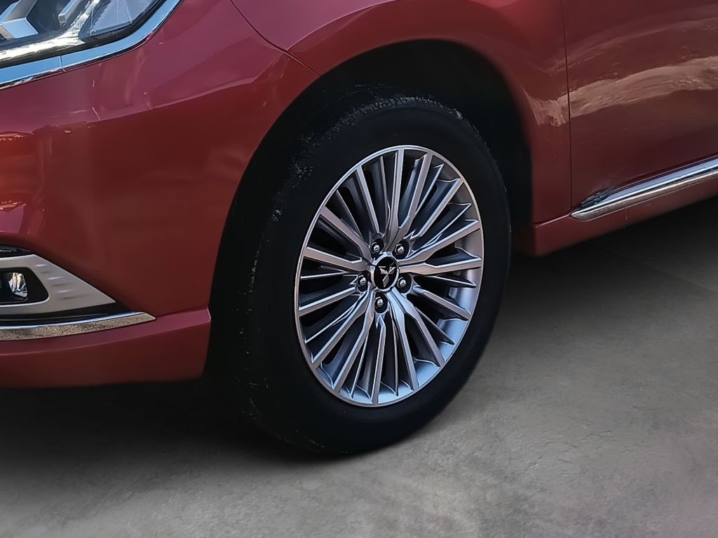 Fahrzeugabbildung Mitsubishi Outlander PHEV 2.4 TOP 4WD Navi Leder SD ACC