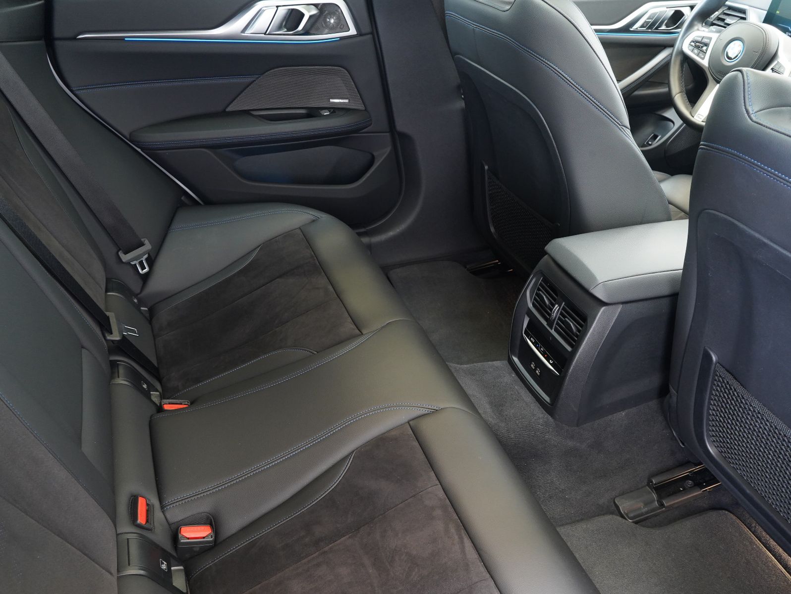 Fahrzeugabbildung BMW i4 Gran Coupe eDrive 40 M Sport SHADOW