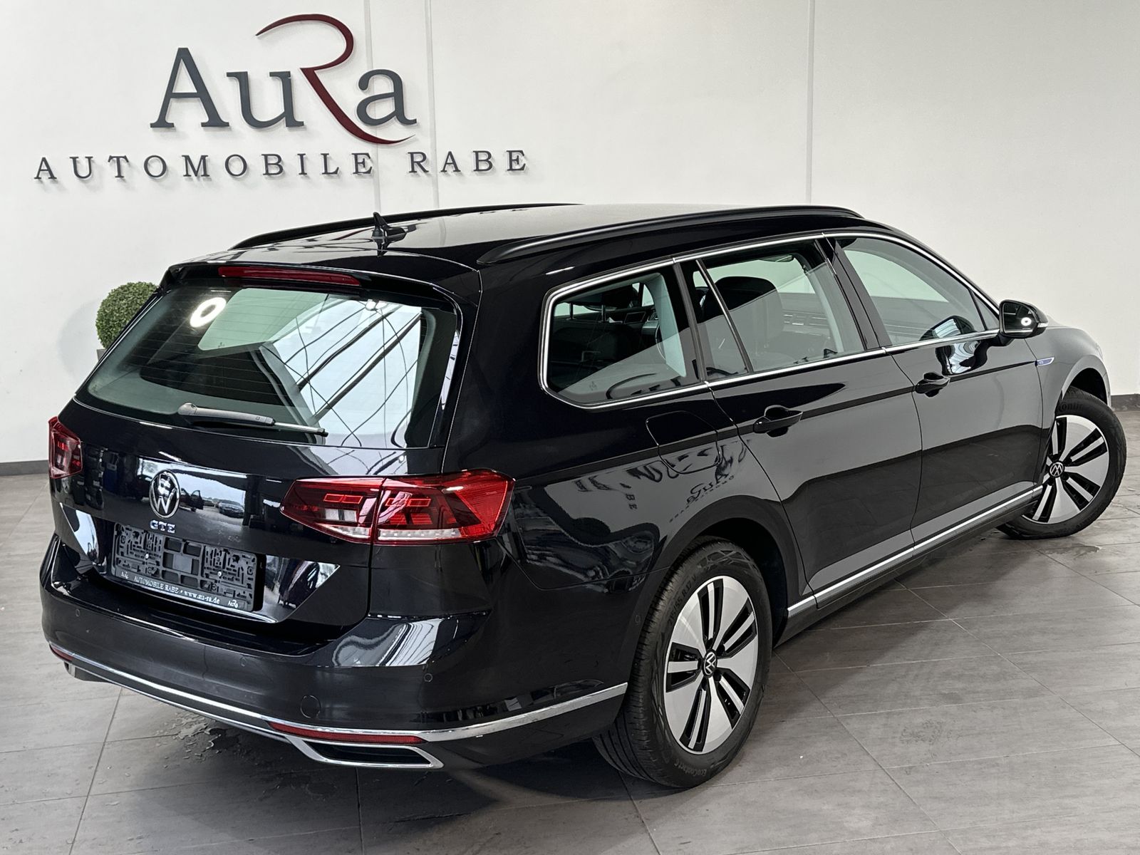 Fahrzeugabbildung Volkswagen Passat Variant 1.4 TSI GTE NAV+LED+AHK+360°+ACC