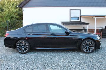 BMW 750 - 5