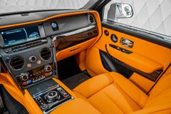 Cullinan BLACK BADGE 2023 GREY/ORANGE STARLIGHT