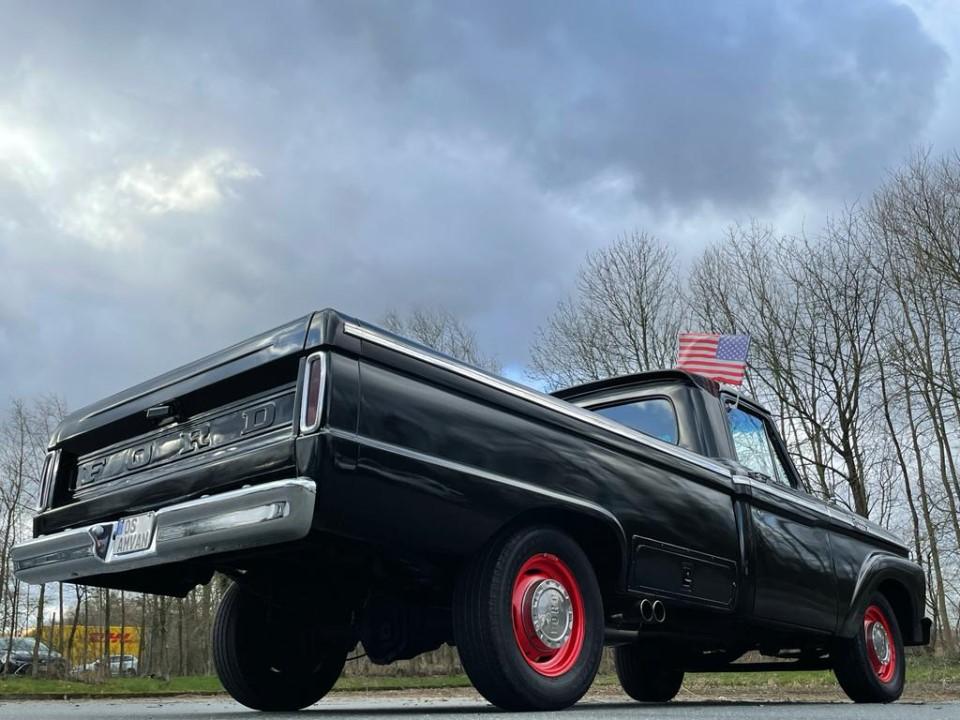Ford F 100