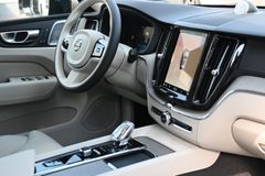 Fahrzeugabbildung Volvo XC60 B4 D AWD Ultimate Dark*STDHZG*360°*LUFT*