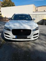 Jaguar F-Pace 20d AWD Portfolio Automatik Portfolio - Jaguar F-Pace von privat