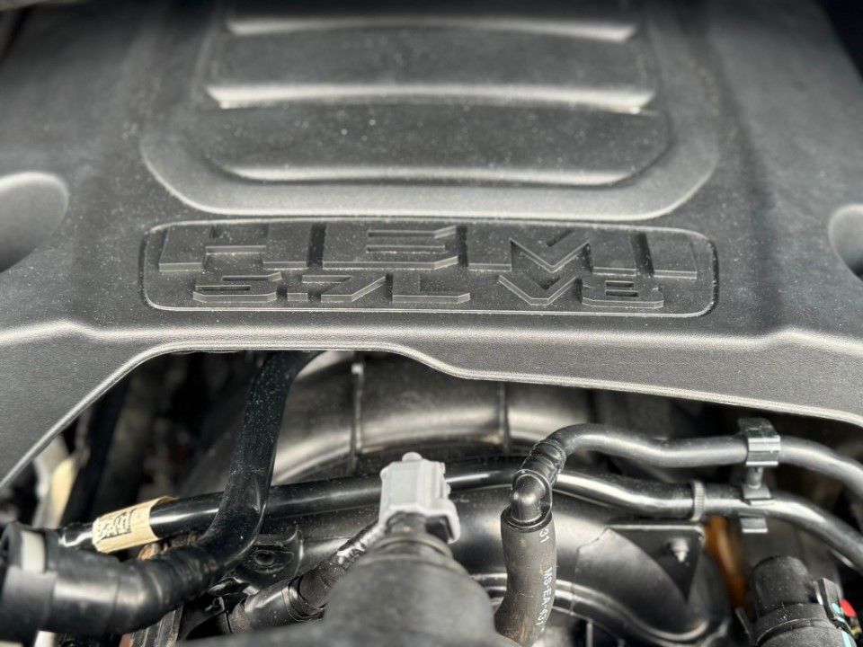 Fahrzeugabbildung Dodge RAM1500 CrewCab Laramie 5.7 HEMI 4x4 Pano