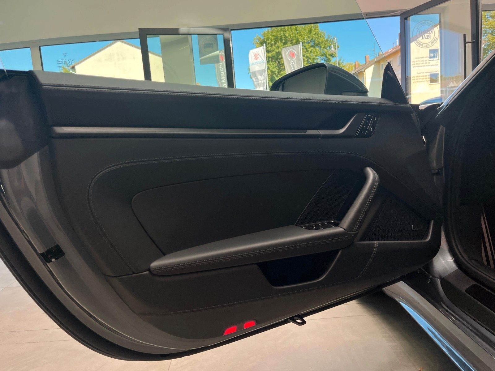 Fahrzeugabbildung Porsche 992.2 Carrera T Cabriolet*Matrix*360°*Ganzleder*