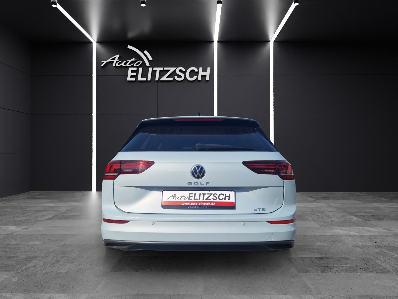 Fahrzeugabbildung Volkswagen Golf VIII Variant eTSI Life DSG LED ACC AHK SHZ
