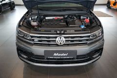 VW Tiguan 2.0 TDI Highline R-Line 4Motion | Pano VW Tiguan 2.0 TDI Highline R-Line 4Motion | Pano