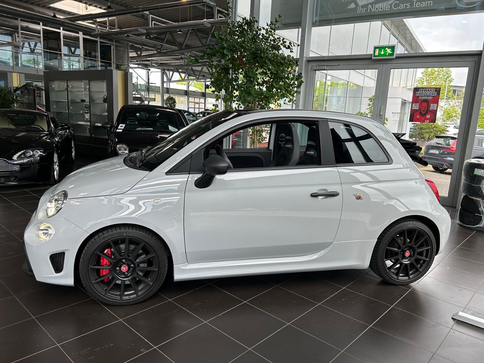 Fahrzeugabbildung Abarth 595C Cabrio Competizione BEATS XEN CARPLAY PDC