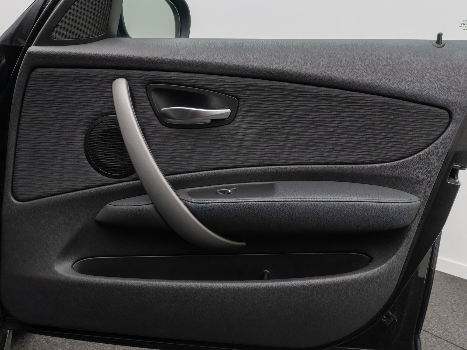 Fahrzeugabbildung BMW 116i PDC AHK Klimaanlage Alarm Start-StopAut LM