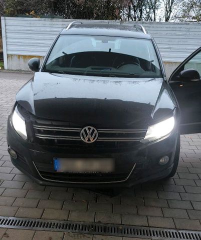 Volkswagen VW Tiguan 2.0 TSI 4 Motion Schwarz mit Led...