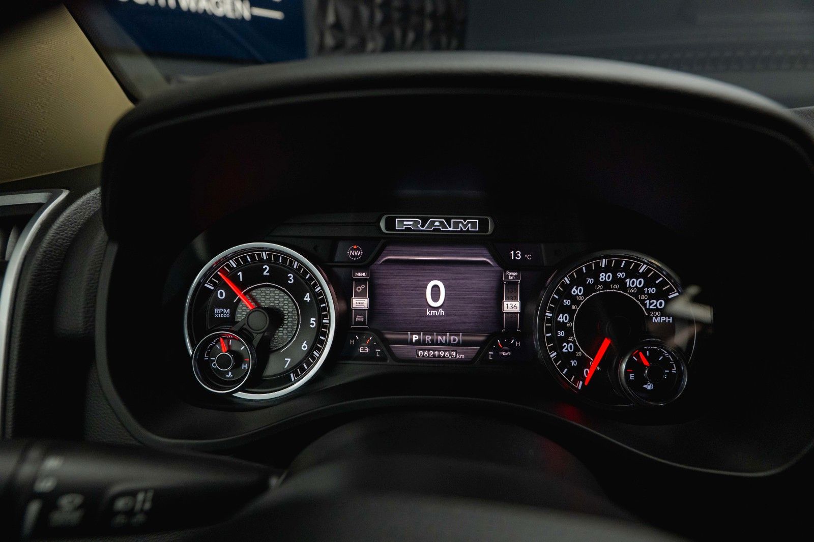 Fahrzeugabbildung Dodge RAM 5.7 V8 HEMI 4x4 OFFROAD Night-Paket *LED*19%