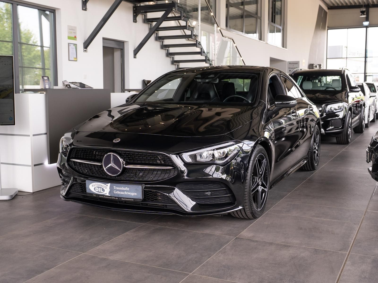 Mercedes-Benz CLA 200 EDITION AMG NIGHT RFK AMBIENTE TOTWIN foto 3