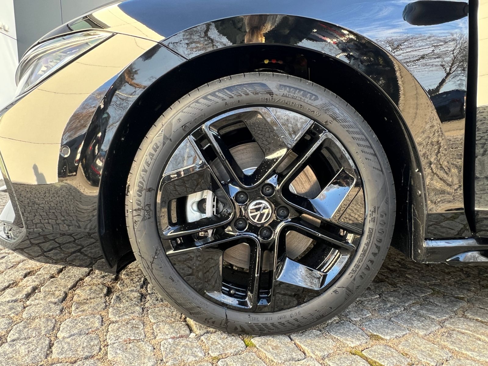 Fahrzeugabbildung Volkswagen Passat Variant R-Line 2.0 TDI DSG 4MOTION *AHK,