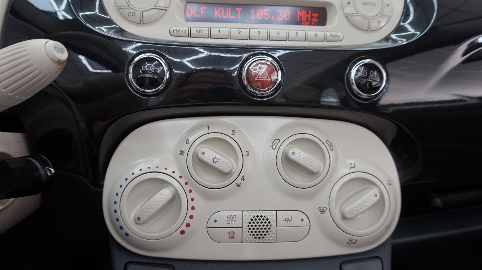 Fahrzeugabbildung Fiat 500 Lounge Cabrio  Scheckh. gepfl. TÜV neu