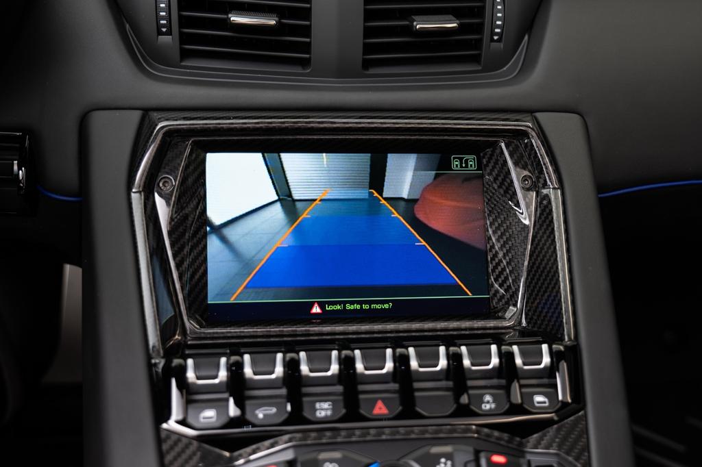 Lamborghini Aventador