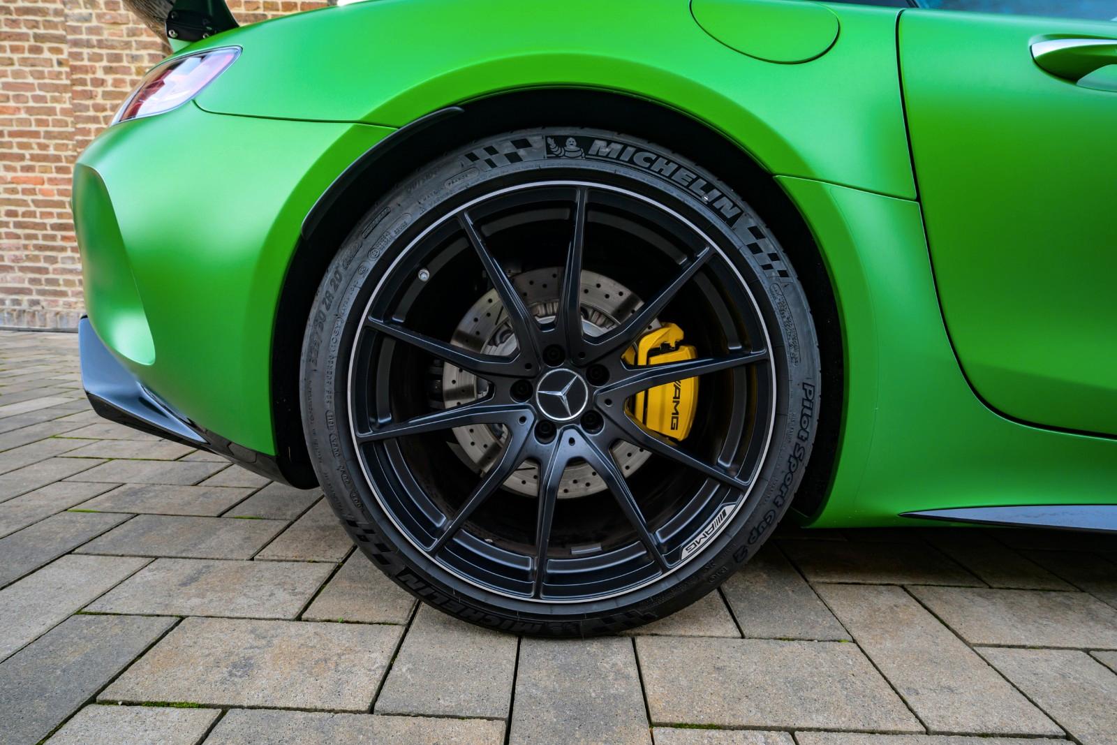 Mercedes-Benz AMG GT R