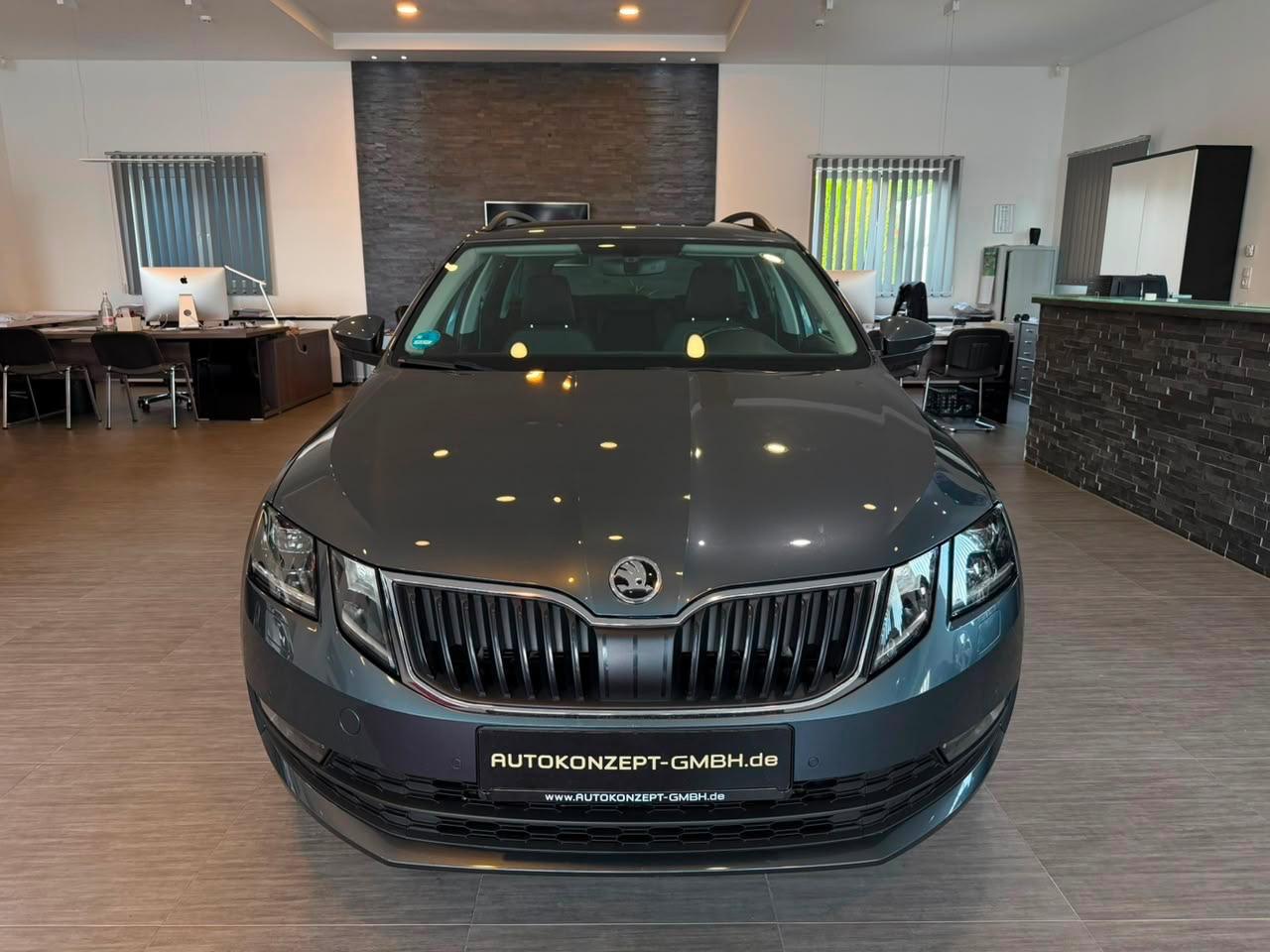 Skoda OCTAVIA 2.0TDI*DSG*NAVI*LED*KEY*DAB*ACC*PDC*17"