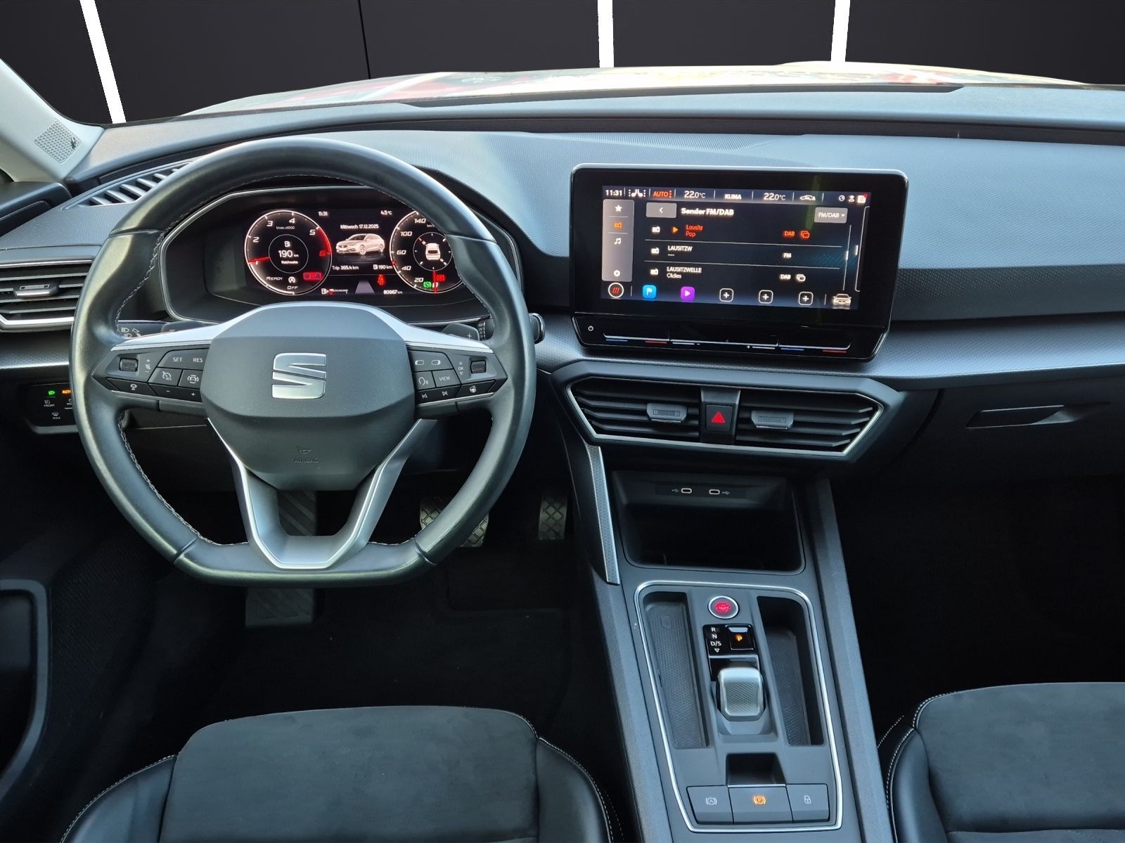 Fahrzeugabbildung SEAT Leon ST TDI Style DSG LED Navi AID ACC RFK beats