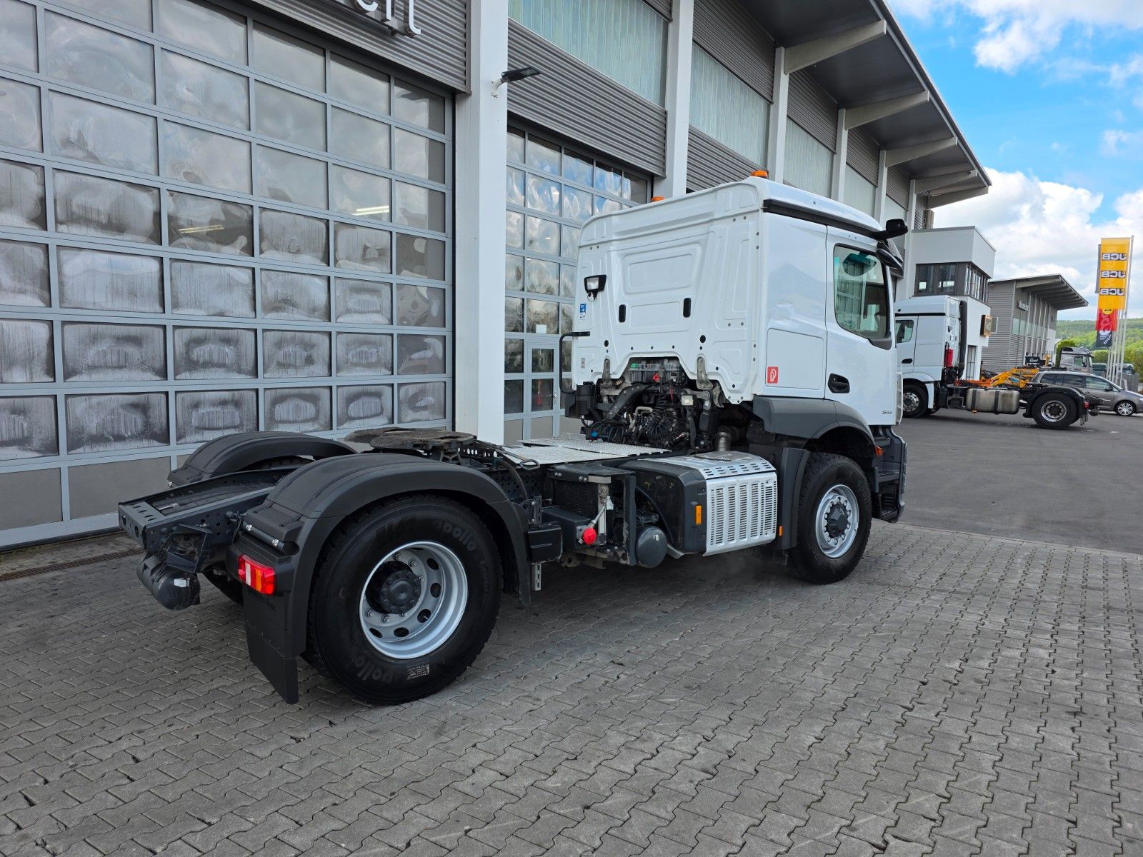 Fahrzeugabbildung Mercedes-Benz Actros 1843 LS 4x4 HAD Kipphydraulik 4 STÜCK