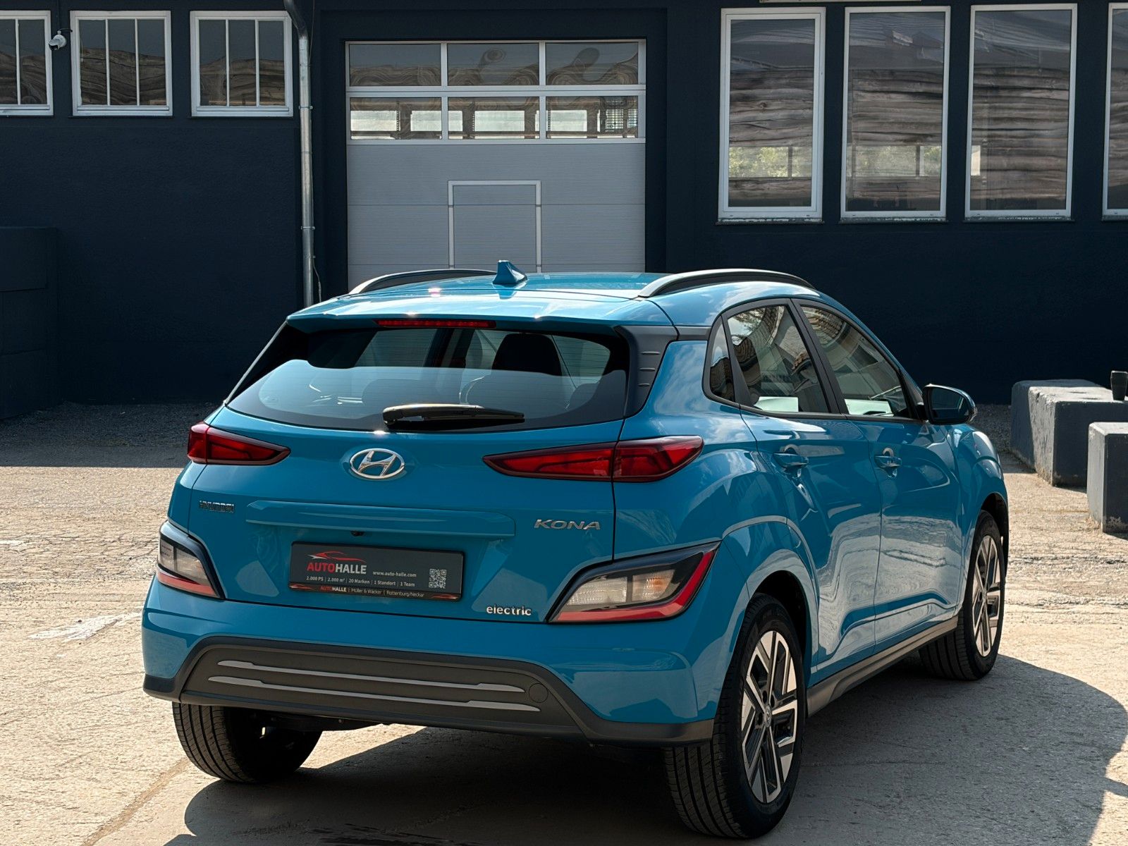 Fahrzeugabbildung Hyundai KONA E Basis 2WD LKAS CAM CarPlay DAB+ 17" 305km