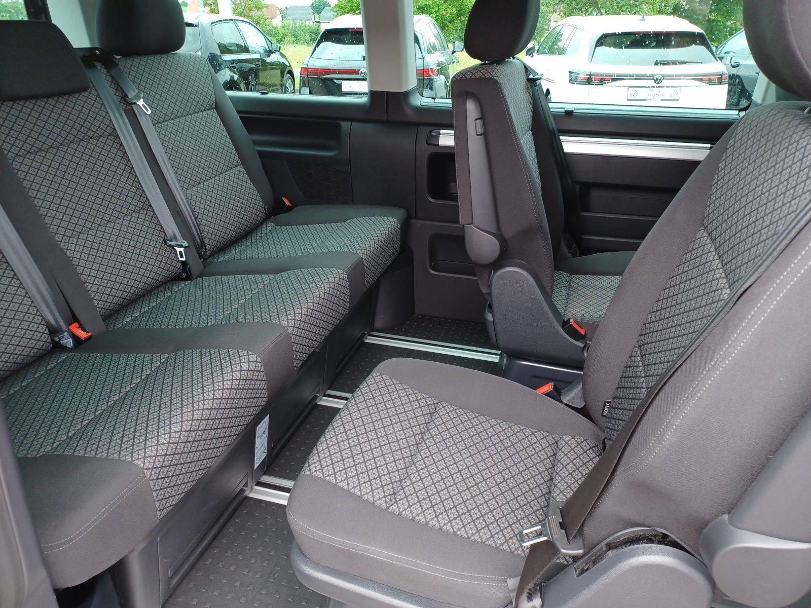 Fahrzeugabbildung Volkswagen T6 Multivan T6.1 TDI Family KLIMA VORB. AHK PDC