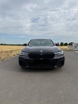BMW 540d xDrive A - M Paket-Laser-Massage-Garantie - BMW 540 in Frankfurt (Main)