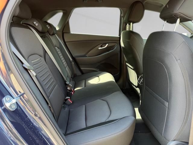 Fahrzeugabbildung Hyundai i30 TREND 2xKlima AUT DynLicht Kam. KlimaA LED